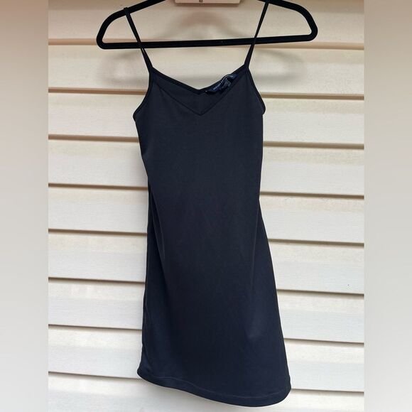 French Connection black mini dress shoulder straps, 100% polyester size 2 - Picture 4 of 7